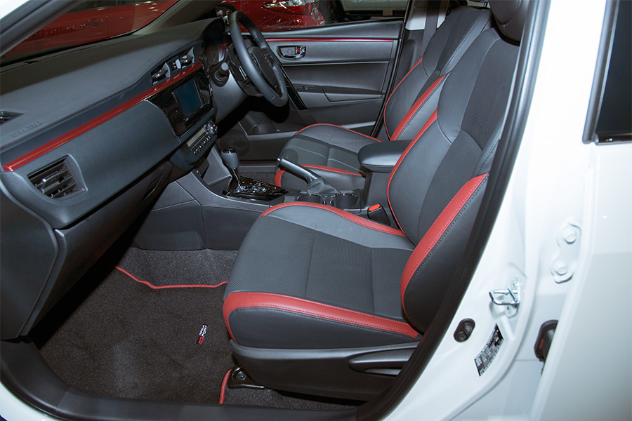 Cận cảnh chiếc Toyota Corolla ESport gi&aacute; si&ecirc;u rẻ vừa được &lsquo;tr&igrave;nh l&agrave;ng&rsquo;