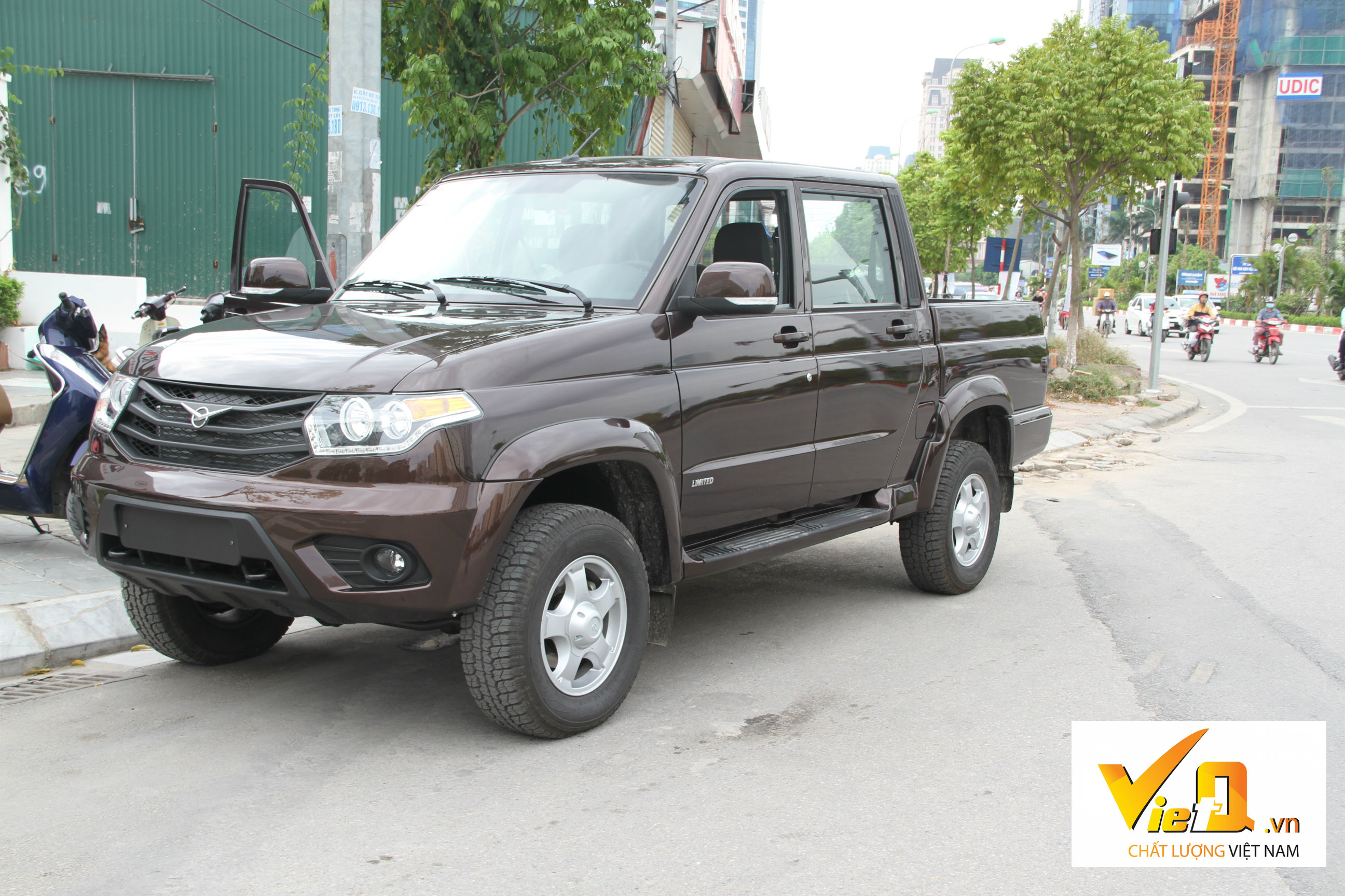 Chiếc xe gi&aacute; rẻ UAZ Patriot Pickup của Nga c&oacute; g&igrave; đặc biệt?