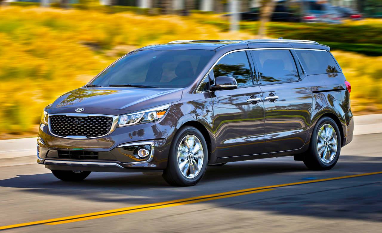 Cận cảnh chiếc xe Kia Sedona 2016 đang được giảm gi&aacute; cả trăm triệu đồng