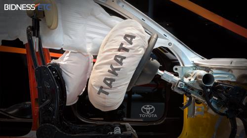 Toyota ch&iacute;nh thức thu hồi 5,8 triệu xe do lỗi t&uacute;i kh&iacute;