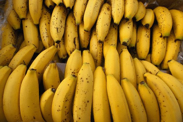 C&aacute;ch ph&acirc;n biệt chuối ng&acirc;m thuốc đơn giản nhất