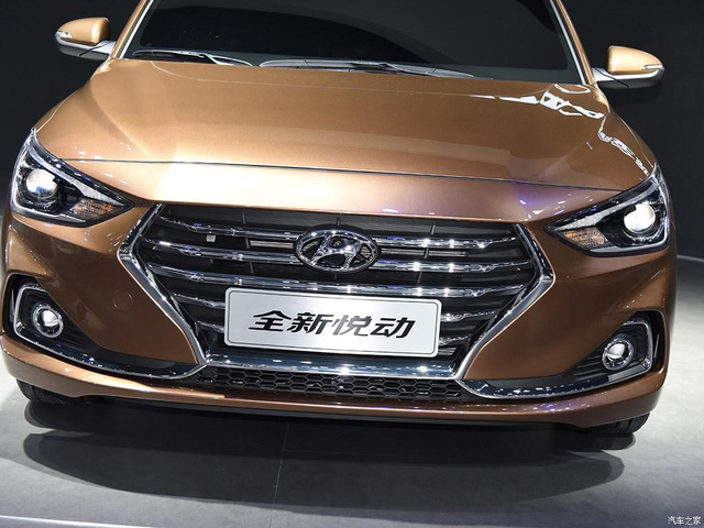 Hyundai Celesta chiếc xe &lsquo;lai&rsquo; Verna v&agrave; Elantra ch&iacute;nh thức tr&igrave;nh l&agrave;ngHyundai Celesta chiếc xe &lsquo;lai&rsquo; Verna v&agrave; Elantra ch&iacute;nh thức tr&igrave;nh l&agrave;ng