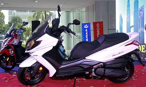 Xe ga 250 ph&acirc;n khối Kymco Downtown ch&iacute;nh thức &lsquo;tr&igrave;nh l&agrave;ng&rsquo;