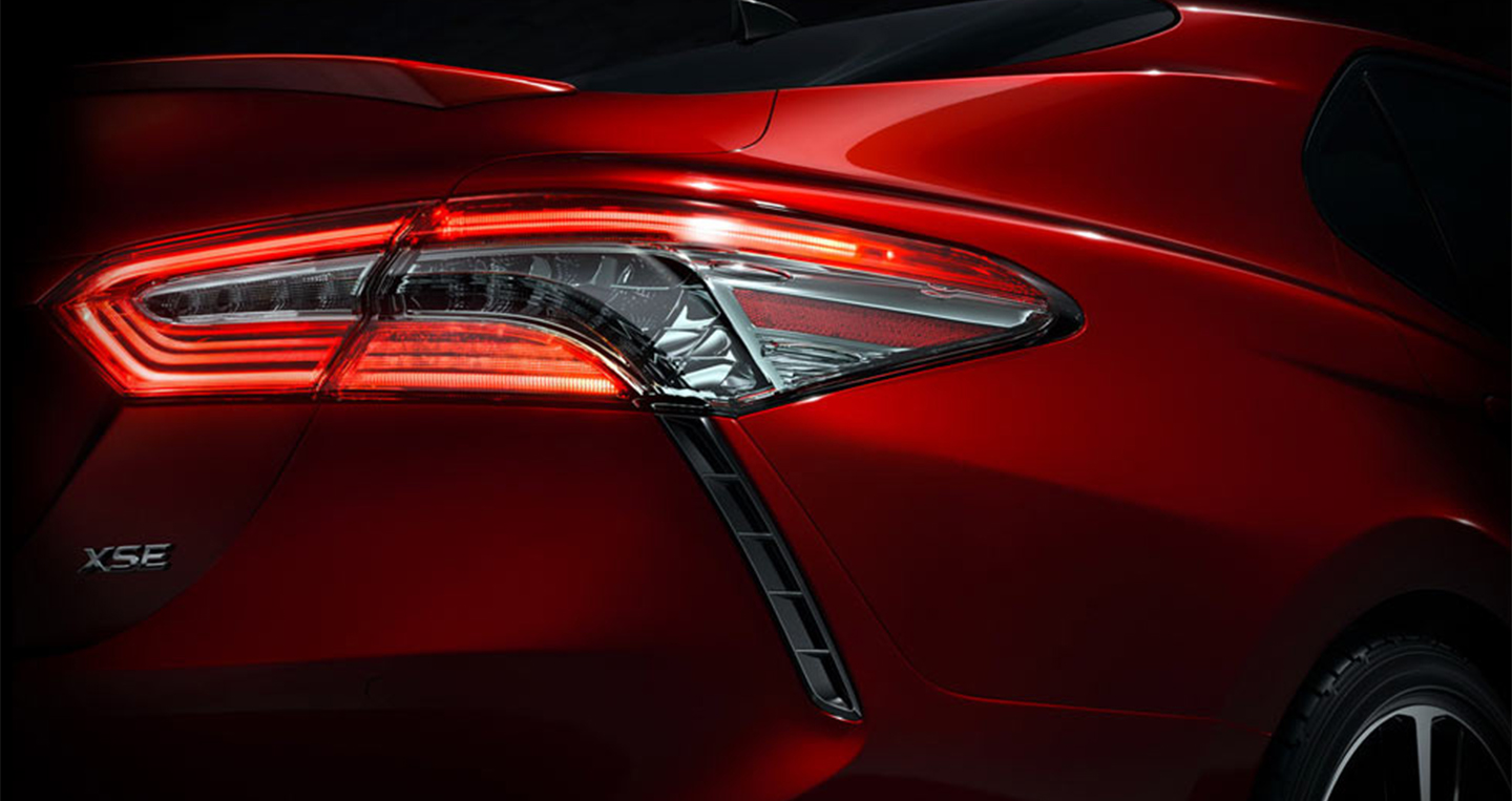 Toyota Camry 2018 bất ngờ lộ diện