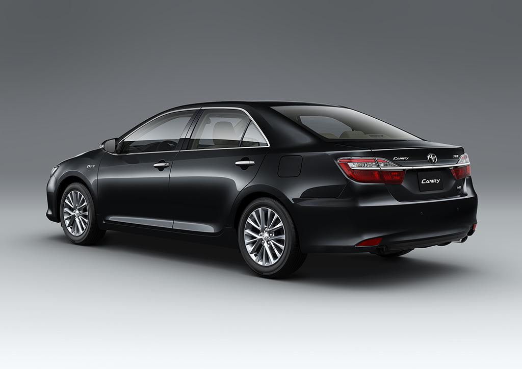 Toyota Camry 2016 gi&aacute; giảm cả chục triệu đồng c&oacute; hấp dẫn?