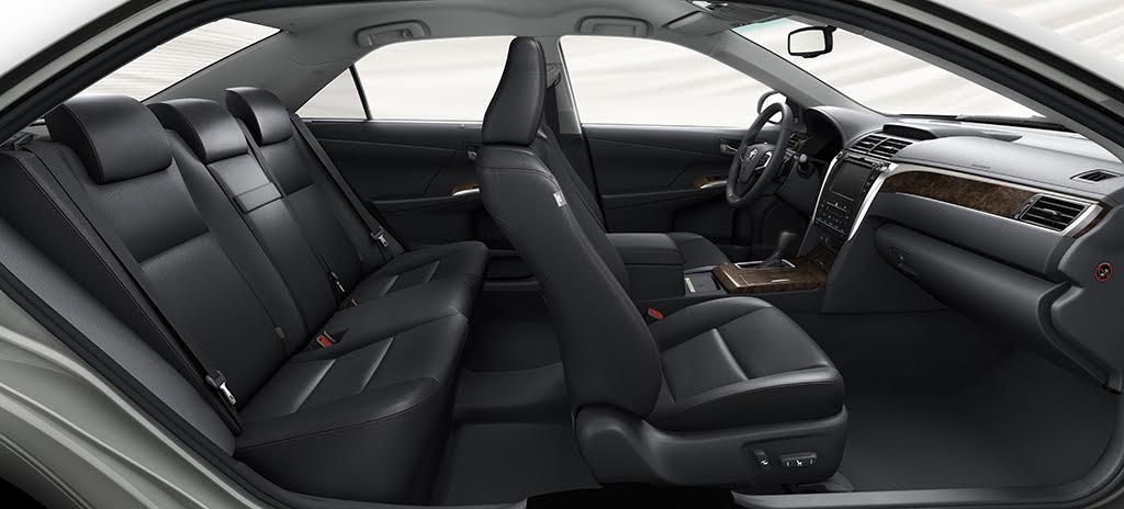 Toyota Camry 2016 gi&aacute; giảm cả chục triệu đồng c&oacute; hấp dẫn?