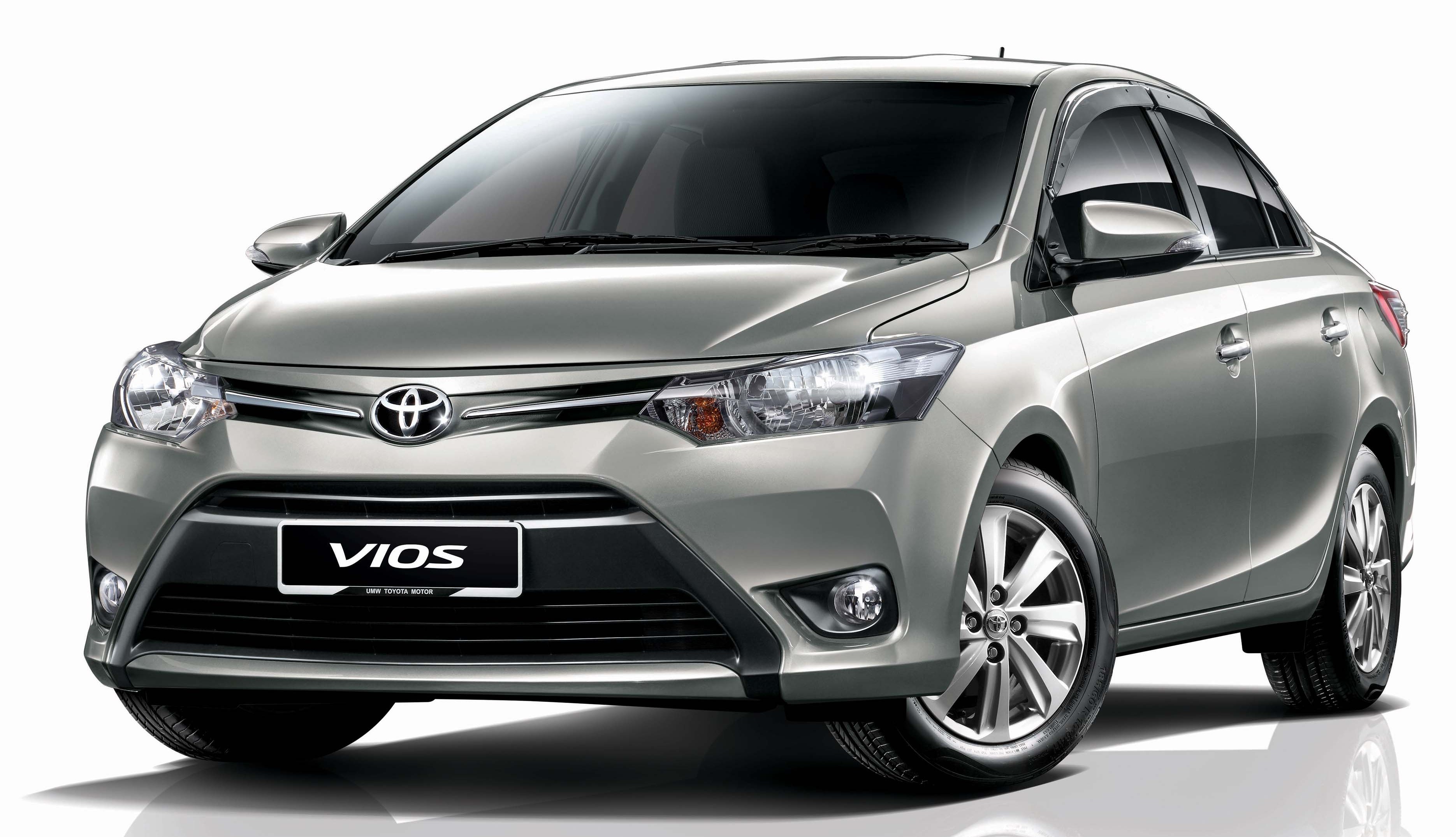 Top 10 xe &ocirc; t&ocirc; b&aacute;n chạy nhất thị trường Việt th&aacute;ng 11/2016