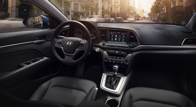 Hyundai Elantra phi&ecirc;n bản mới 2017 chốt gi&aacute; 465 triệu