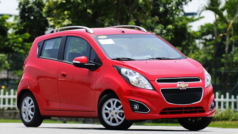 C&oacute; n&ecirc;n mua Chevrolet Spark - chiếc xe hơi rẻ nhất năm 2017?