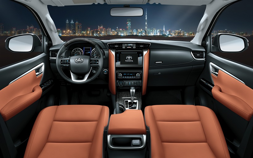 Toyota Fortuner xe 7 chỗ b&aacute;n chạy người 13Win18 đa dạng khuyến mãi c&oacute; n&ecirc;n mua