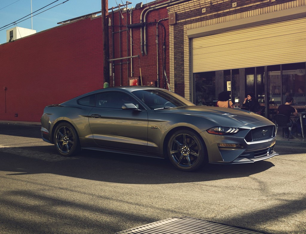 Ford Mustag 2018 tinh chỉnh thiết kế đ&egrave;n pha, cản trước