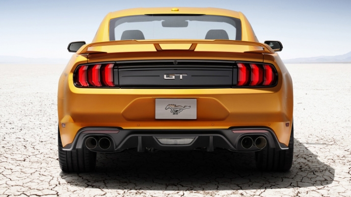 Kh&aacute;c biệt lớn nhất tr&ecirc;n Ford Mustang 2018 nằm ở khối động cơ