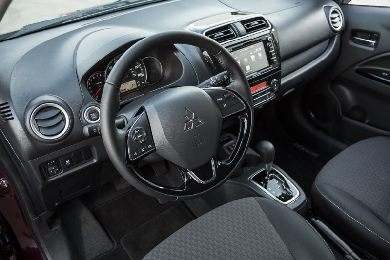 Mitsubishi Mirage gi&aacute; rẻ &lsquo;giật m&igrave;nh&rsquo; người 13Win18 đa dạng khuyến mãi c&oacute; n&ecirc;n mua?