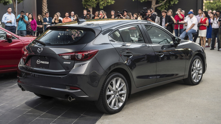 Mazda3 2017 &lsquo;gi&aacute; rẻ như b&egrave;o&rsquo; sắp về Việt Nam c&oacute; g&igrave; hay?