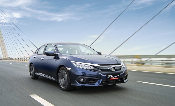 Honda Civic gi&aacute; 950 triệu đang &lsquo;l&agrave;m mưa l&agrave;m gi&oacute;&rsquo; tại thị trường Việt