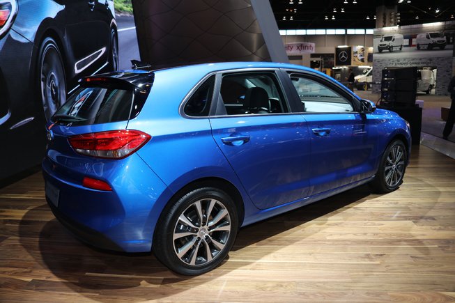 Hyundai Elantra GT 2018 vừa xuất đầu lộ diện c&oacute; g&igrave; hay