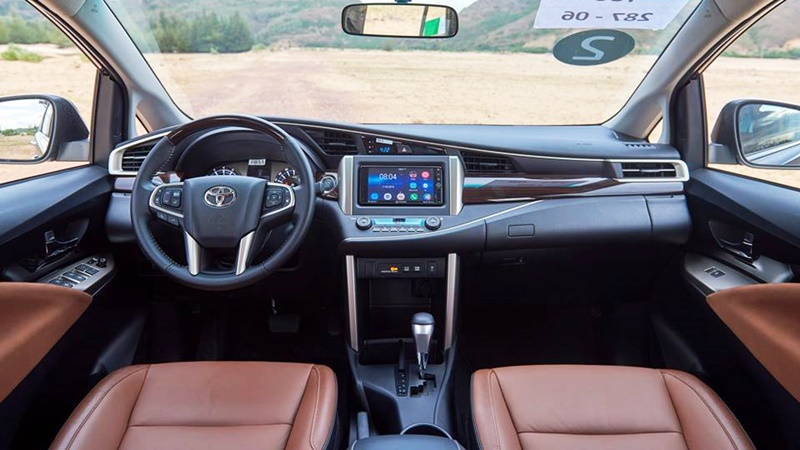 Toyota Innova gi&aacute; 730 triệu đồng c&oacute; n&ecirc;n mua