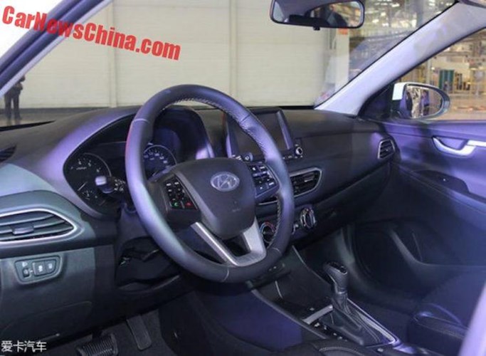 Hyundai Celesta chiếc xe lai gi&aacute; chỉ 347 triệu đồng