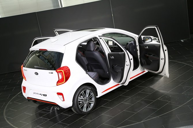 Kia Morning 2017 chuẩn bị được ra mắt c&oacute; n&ecirc;n mua