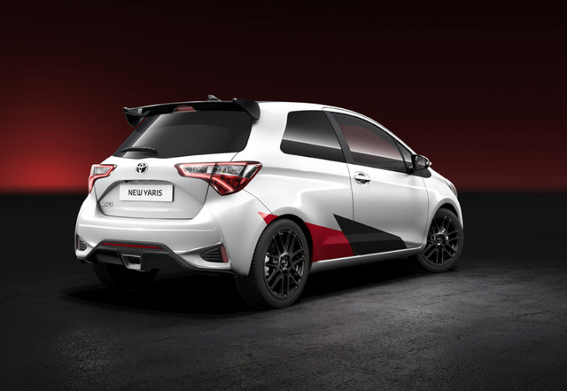 Toyota Yaris 2017 si&ecirc;u mạnh chuẩn bị được ra mắt