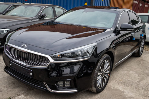 Kia K7 2017 gi&aacute; 1,8 tỷ đồng về Việt Nam c&oacute; g&igrave; hay