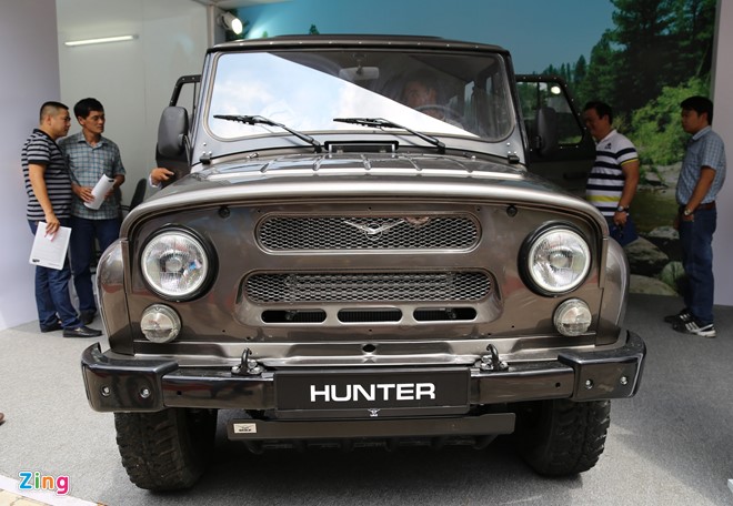 Tại sao UAZ Hunter được &lsquo;h&eacute;t gi&aacute;&rsquo; cao gấp 3 lần gi&aacute; gốc khi về Việt Nam