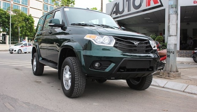 Tại sao UAZ Hunter được &lsquo;h&eacute;t gi&aacute;&rsquo; cao gấp 3 lần gi&aacute; gốc khi về Việt Nam