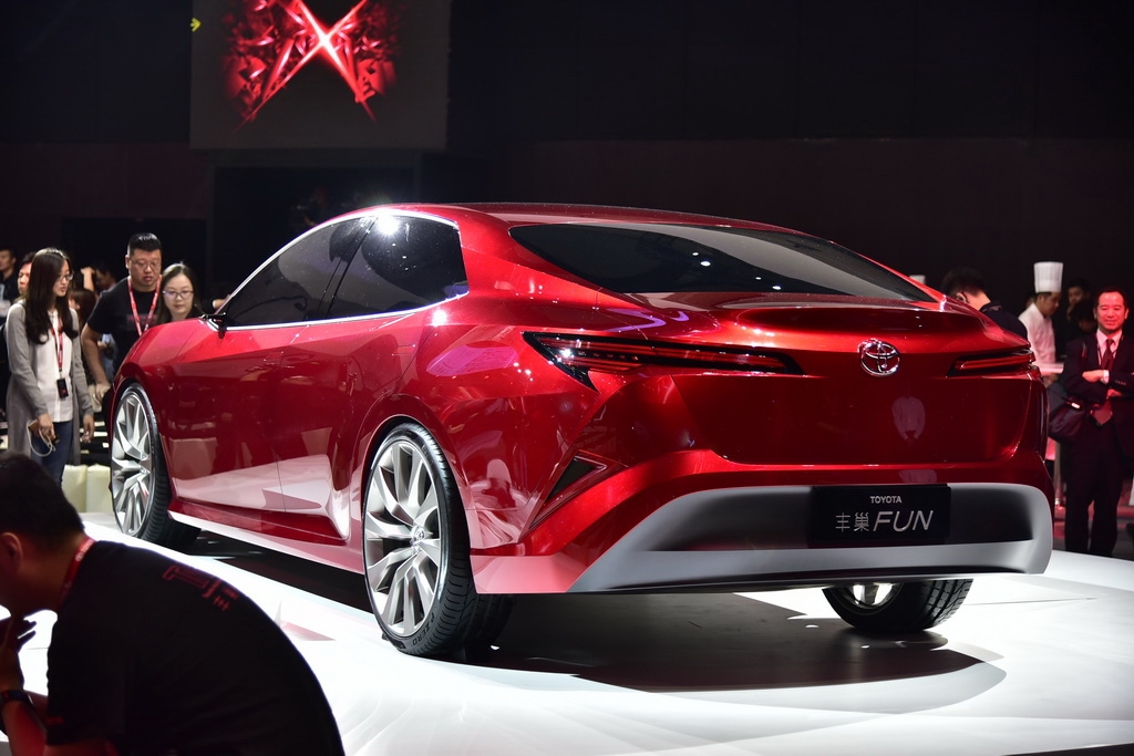 Cận cảnh chiếc Toyota Fun Concept ‘bản sao’ của Toyta Camry 2018 Cận cảnh chiếc Toyota Fun Concept ‘bản sao’ của Toyta Camry 2018