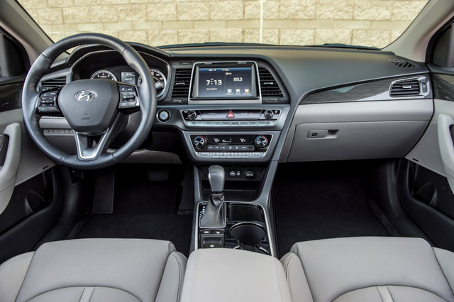 Hyundai Sonata 2018 đẹp &lsquo;long lanh&rsquo; vừa ra mắt c&oacute; g&igrave; hay?