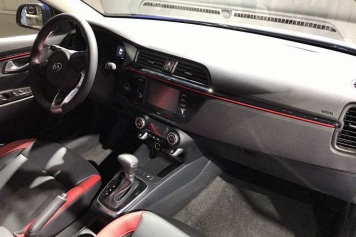 Kia K2 Cross vừa ra mắt gi&aacute; chỉ dưới 300 triệu đồng c&oacute; g&igrave; hay