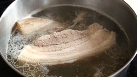 Những th&oacute;i quen tai hại &lsquo;chết người&rsquo; khi chế biến thịt lợn