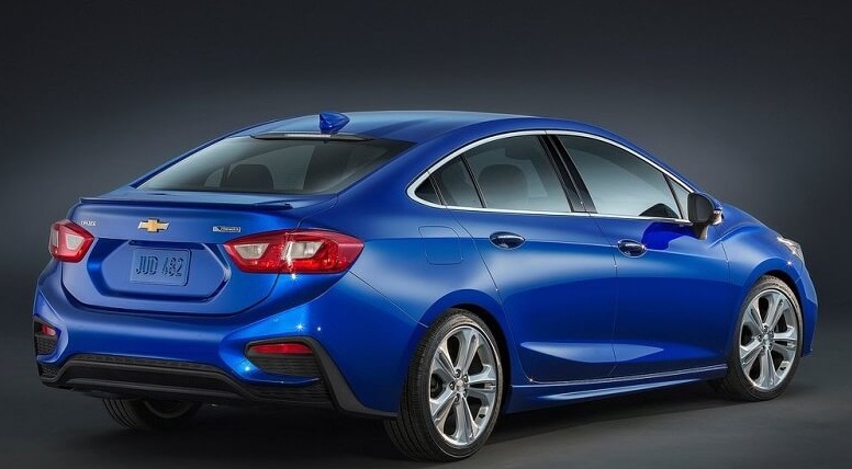 Chevrolet Cruze gi&aacute; chỉ từ 589 triệu đồng c&oacute; g&igrave; đặc biệt