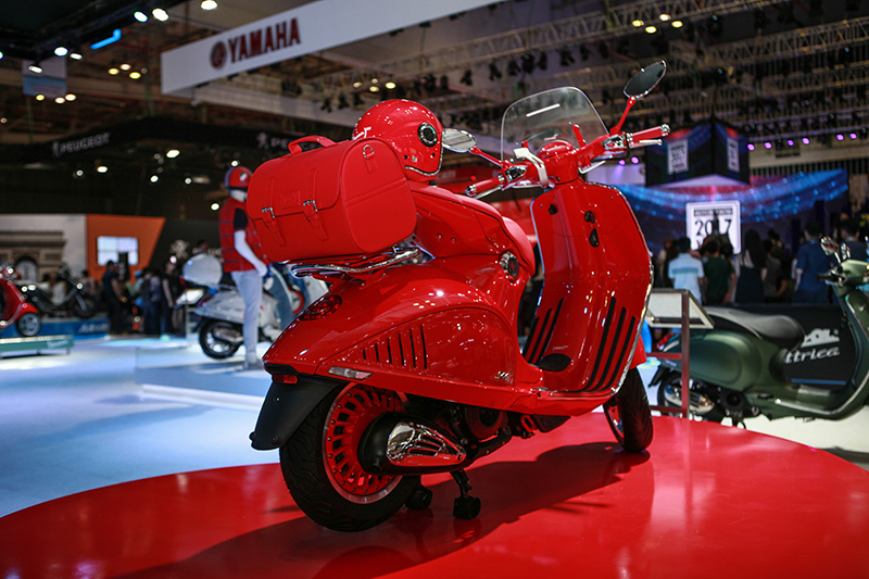 Vespa 946 được trang bị động cơ 3V 125 i.e, c&ocirc;ng suất 11,7 m&atilde; lực tại 8.250 v&ograve;ng/ph&uacute;t v&agrave; m&ocirc;-men xoắn cực đại 10,3 Nm tại 7.000 v&ograve;ng/ph&uacute;t. Ảnh: Internet