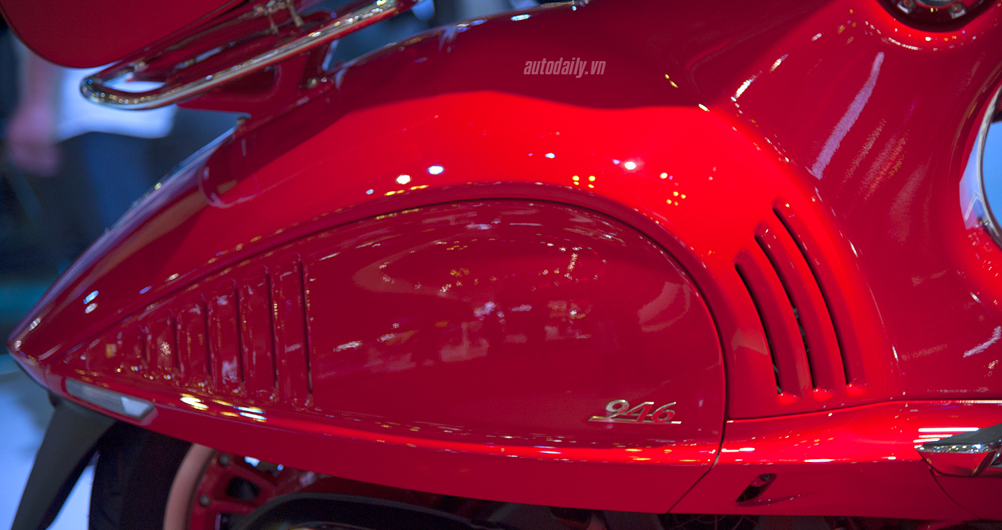 C&ugrave;ng ngắm th&ecirc;m một số hinh ảnh của Vespa 946 Red 2017. Ảnh: AutoDaily