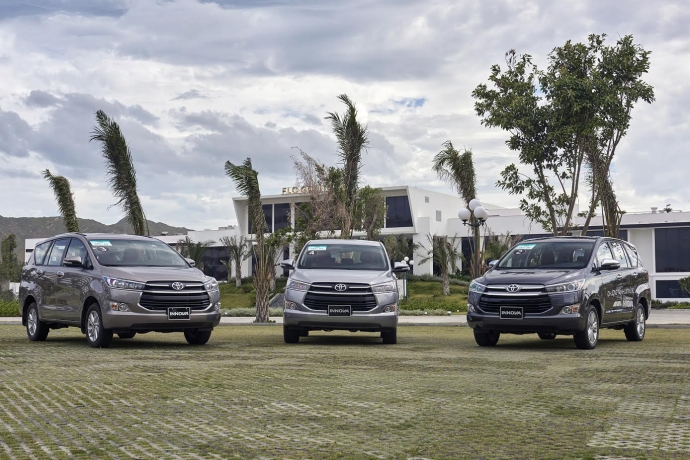Tiết lộ nguy&ecirc;n nh&acirc;n khiến Toyota giảm gi&aacute; sốc