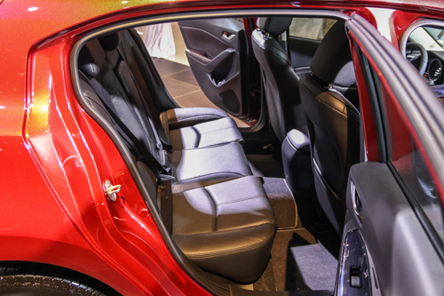 Mazda3 2017 chốt gi&aacute; 690 triệu đồng tại thị trường Việt c&oacute; g&igrave; mới?