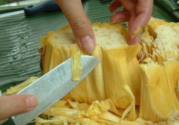 C&aacute;ch ph&acirc;n biệt m&iacute;t ch&iacute;n tự nhi&ecirc;n v&agrave; m&iacute;t ti&ecirc;m thuốc 