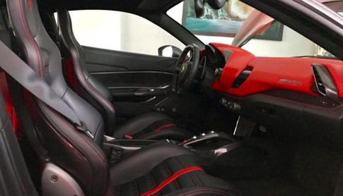 Chiếc si&ecirc;u xe Ferrari 488 GTB mới được Cường Đ&ocirc; La &lsquo;tậu&rsquo; c&oacute; g&igrave; hay?