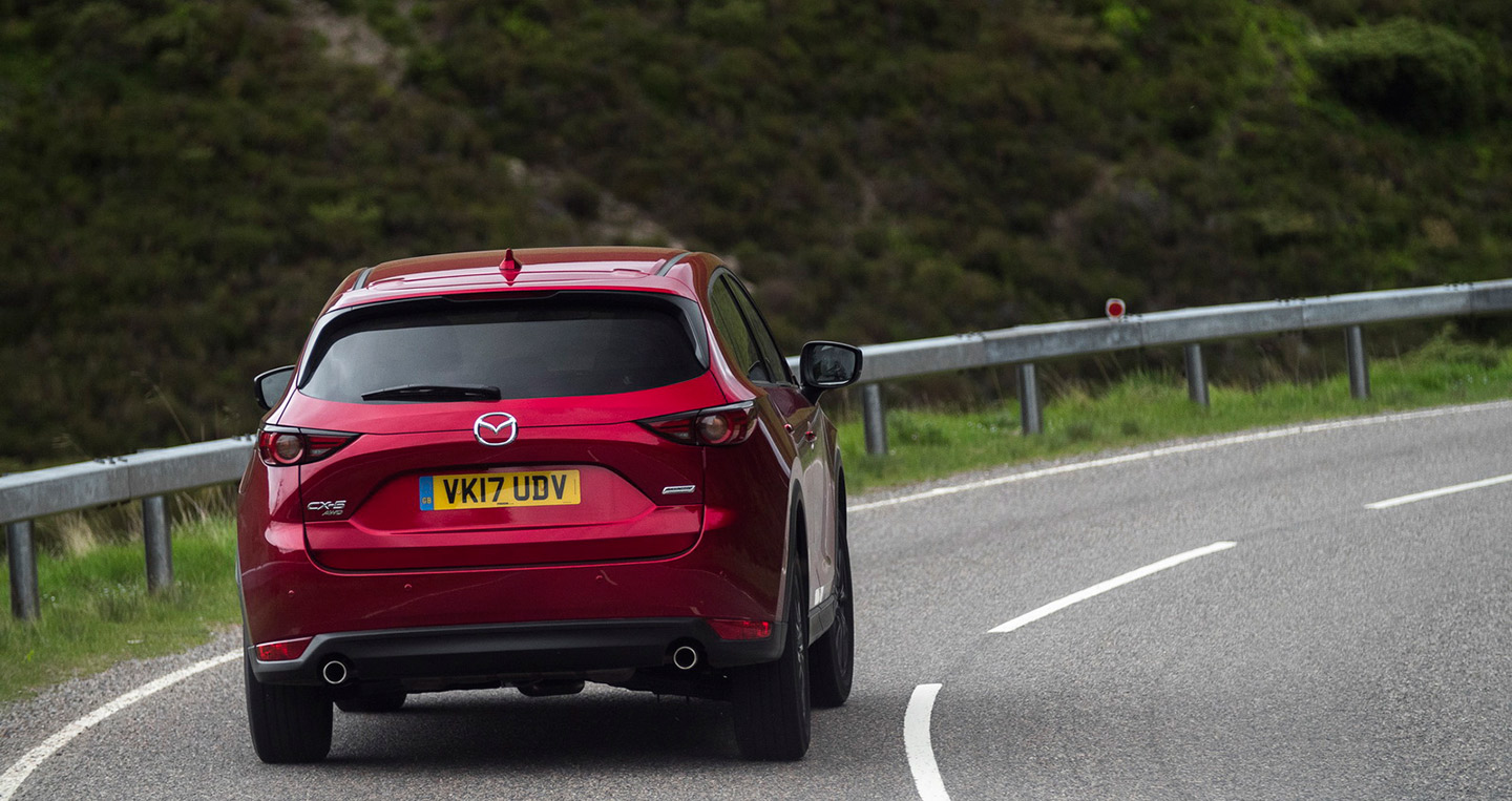Mazda CX-5 2017 vừa chốt gi&aacute; từ 694 triệu đồng c&oacute; g&igrave; hay