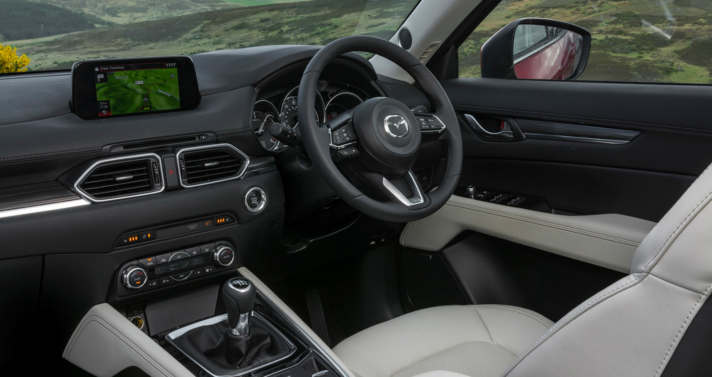 Mazda CX-5 2017 vừa chốt gi&aacute; từ 694 triệu đồng c&oacute; g&igrave; hay