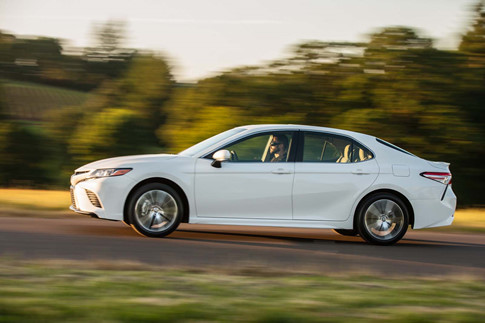 Toyota Camry 2018 vừa chốt gi&aacute; khoảng 534 triệu đồng c&oacute; g&igrave; hay?