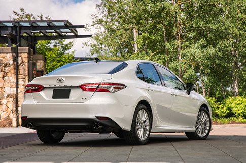 Toyota Camry 2018 vừa chốt gi&aacute; khoảng 534 triệu đồng c&oacute; g&igrave; hay?