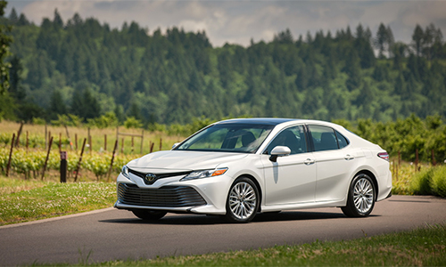 Toyota Camry 2018 vừa chốt gi&aacute; khoảng 534 triệu đồng c&oacute; g&igrave; hay?