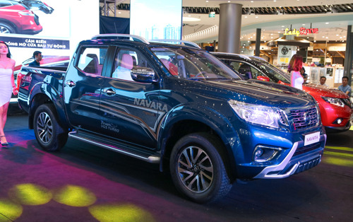Nissan Navara bản đặc biệt gi&aacute; 815 triệu tại H&agrave; Nội c&oacute; g&igrave; hay?