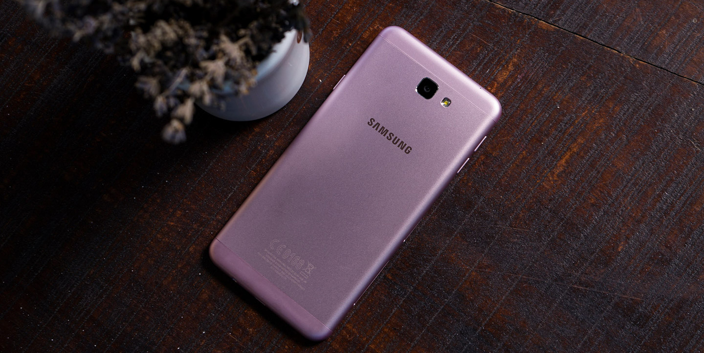 Top 5 smartphone b&aacute;n chạy nhất thị trường Việt trong th&aacute;ng 8/2017