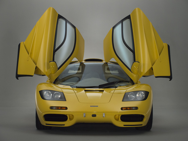 Si&ecirc;u xe McLaren F1 gi&aacute; 454 tỷ đồng c&oacute; g&igrave; hay?