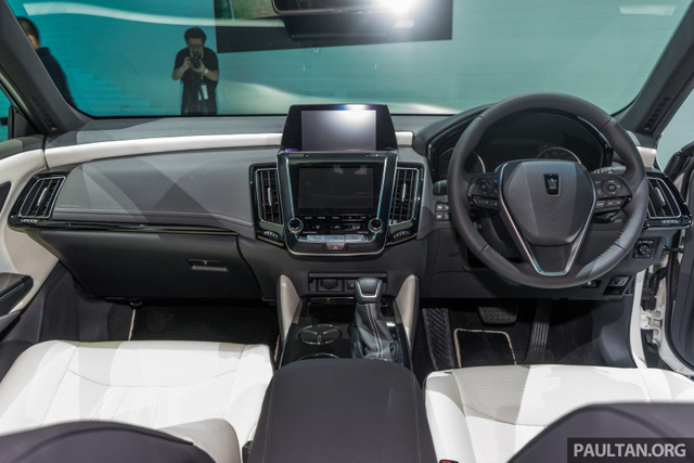 oyota Crown Concept mới được coi l&agrave; thiết kế xem trước cho sedan hạng sang chiếc Toyota Crown thế hệ thứ 15