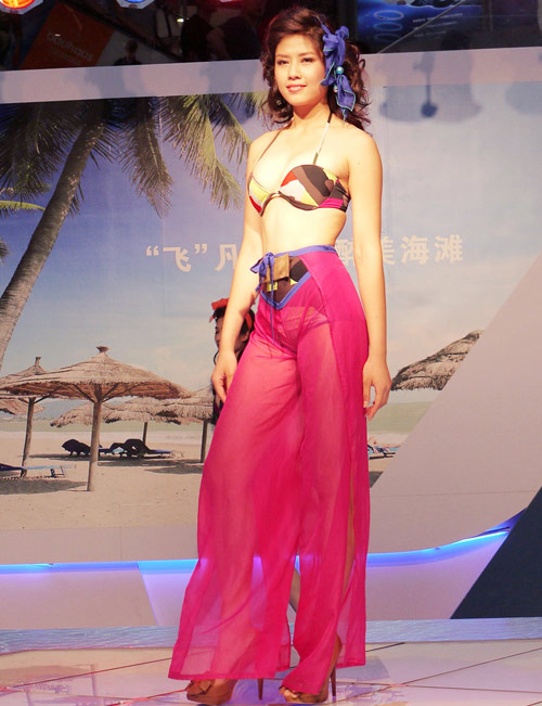 Nguyễn Thị Loan ch&iacute;nh thức đại diện Việt Nam tham dự Miss Universe 2017