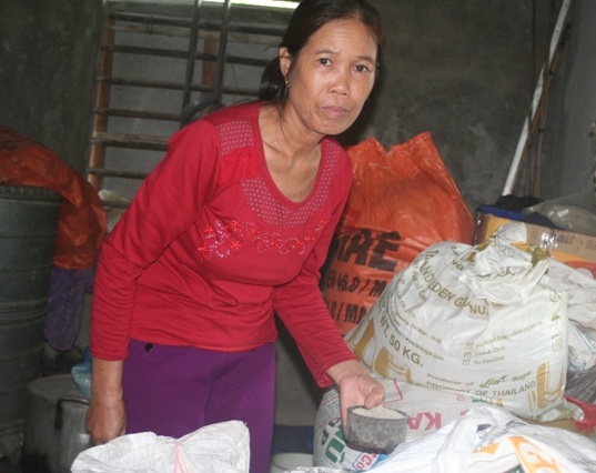 C&ocirc; gi&aacute;o bật kh&oacute;c khi đi dậy 37 năm, nhận lượng hưu 1,3 triệu đồng/th&aacute;ng
