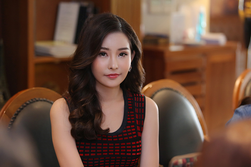 Giật m&igrave;nh trước nhan sắc kh&aacute;c xa đ&ecirc;m chung kết của Hoa hậu Đại dương Ng&acirc;n Anh